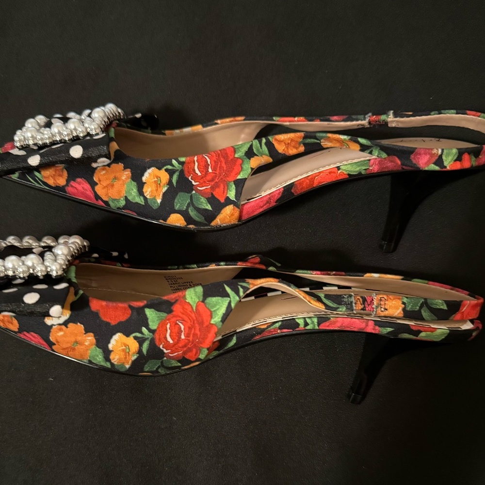 Betsey Johnson 9.5 M “Birdy” Floral and Polka Dot Slingback Kitten Heels NEW! - Picture 3 of 7